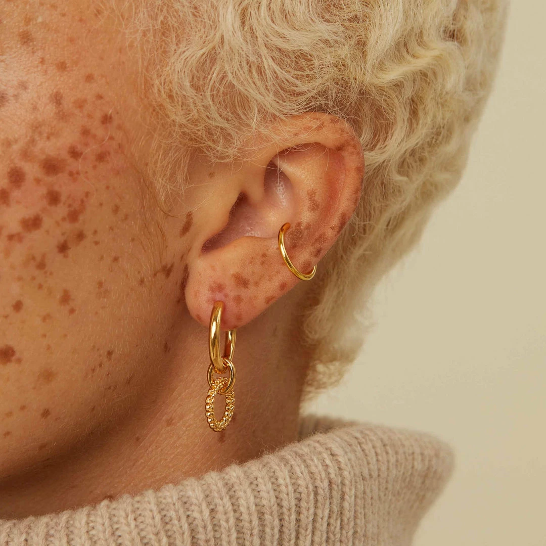 Astridandmiyu Sale Basic Ear Cuff In Gold 4 Astridandmiyu Sale Basic Ear Cuff In Gold
