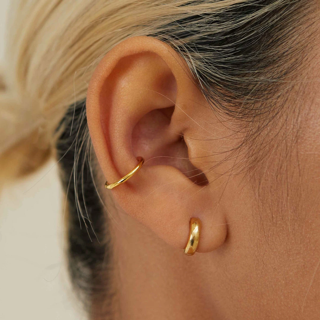 Astridandmiyu Sale Basic Ear Cuff In Gold 9 Astridandmiyu Sale Basic Ear Cuff In Gold