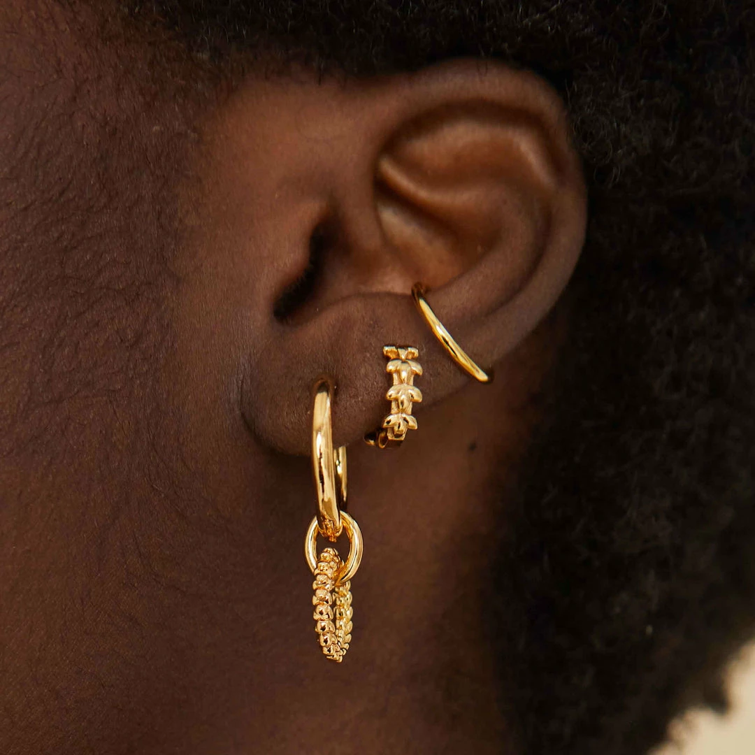 Astridandmiyu Sale Basic Ear Cuff In Gold 6 Astridandmiyu Sale Basic Ear Cuff In Gold