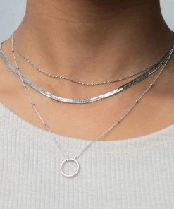 Astridandmiyu Basic Halo Pendant Necklace In Silver Sale