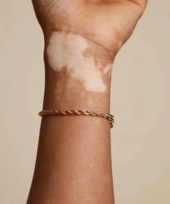 Astrid & Miyu Bracelets Rope Bold Chain Bracelet In Gold