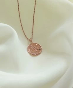 Astrid & Miyu Cancer Zodiac Pendant Necklace In Rose Gold 14 Astrid & Miyu Cancer Zodiac Pendant Necklace In Rose Gold