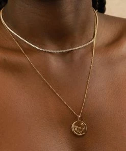 Astrid & Miyu Capricorn Zodiac Pendant Necklace In Gold