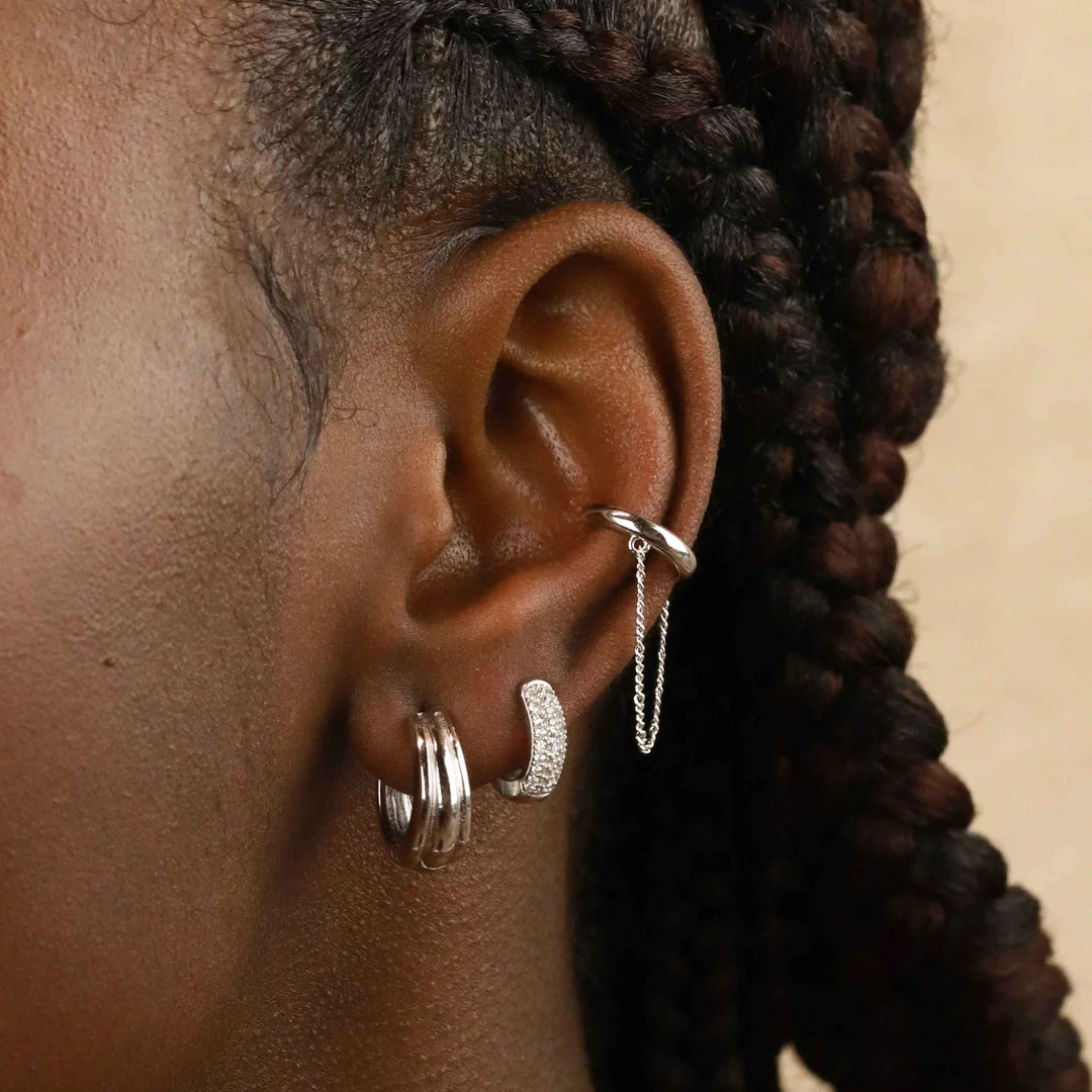 Astrid & Miyu Chain Ear Cuff In Silver 6 Astrid & Miyu Chain Ear Cuff In Silver