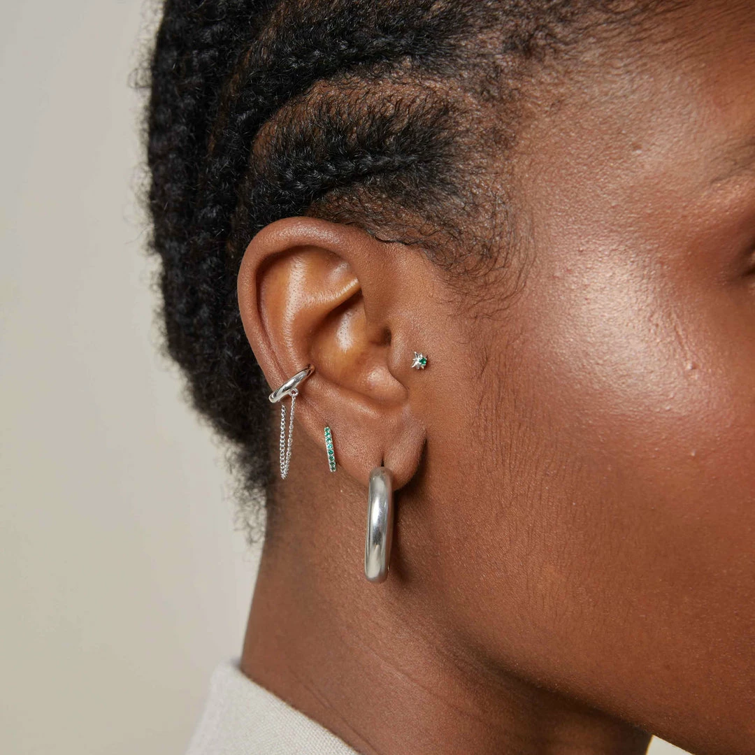 Astrid & Miyu Chain Ear Cuff In Silver 4 Astrid & Miyu Chain Ear Cuff In Silver