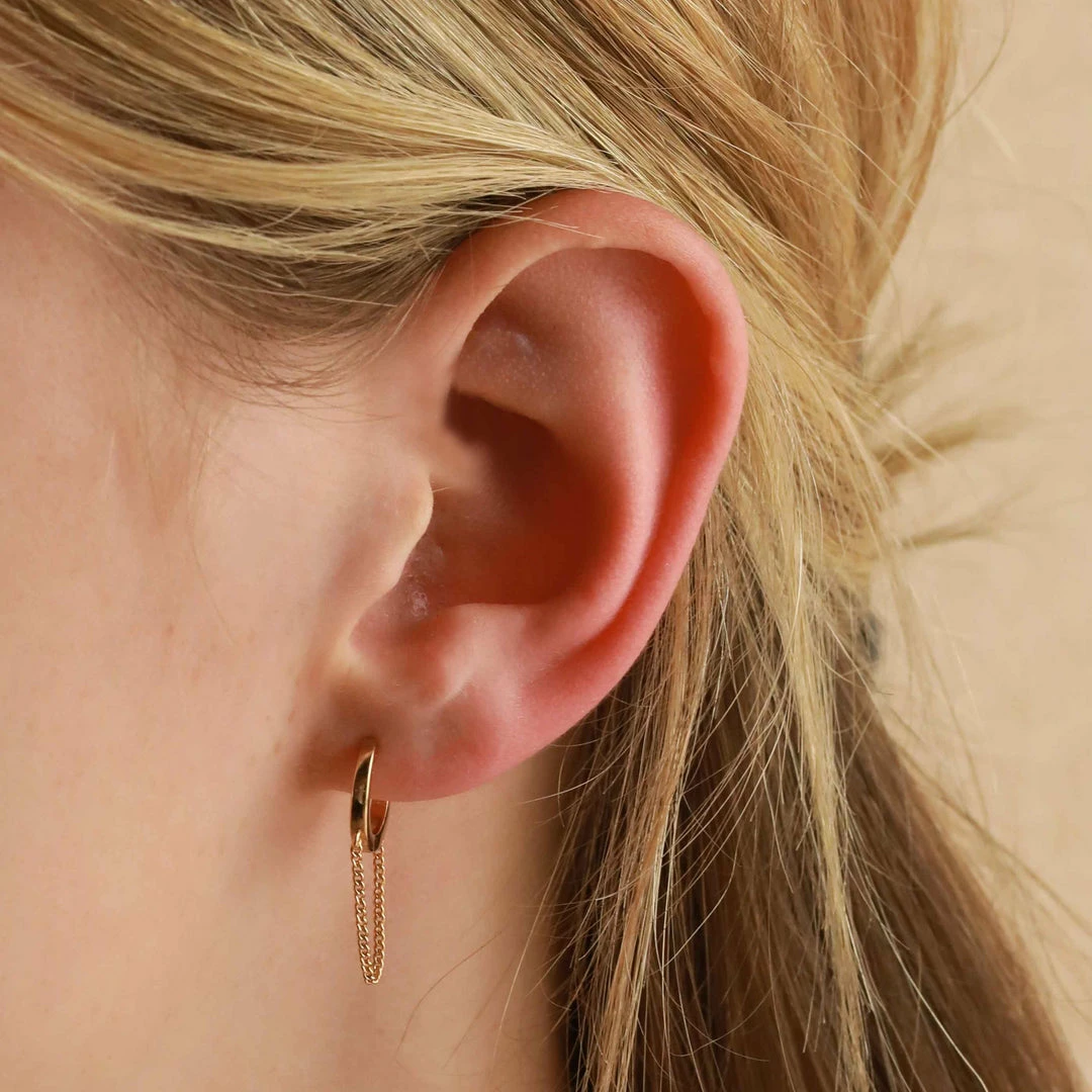 Astrid & Miyu Earrings Chain Huggies In Gold 6 Astrid & Miyu Earrings Chain Huggies In Gold