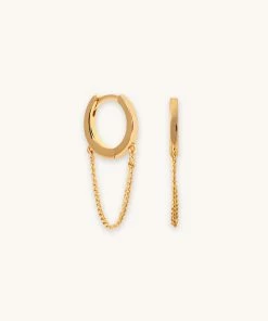 Astrid & Miyu Earrings Chain Huggies In Gold
