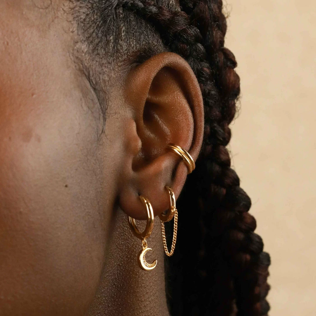 Astrid & Miyu Earrings Chain Huggies In Gold 4 Astrid & Miyu Earrings Chain Huggies In Gold