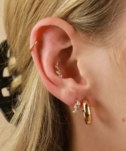 Astrid & Miyu Essential Small Hoops In Gold