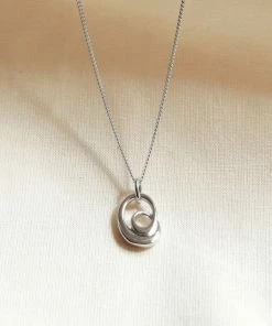 Astrid & Miyu Sale Infinite Pendant Necklace In Silver