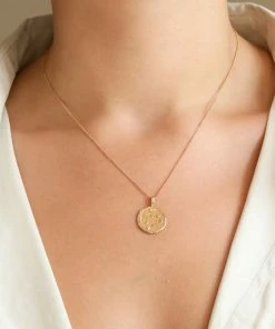 Astrid & Miyu Leo Zodiac Pendant Necklace In Gold Zodiac Necklaces