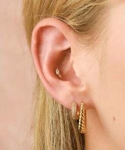 Astrid & Miyu Navette Wave Barbell In Gold 9 Astrid & Miyu Navette Wave Barbell In Gold