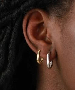 Astrid & Miyu Rectangular Hoops In Silver