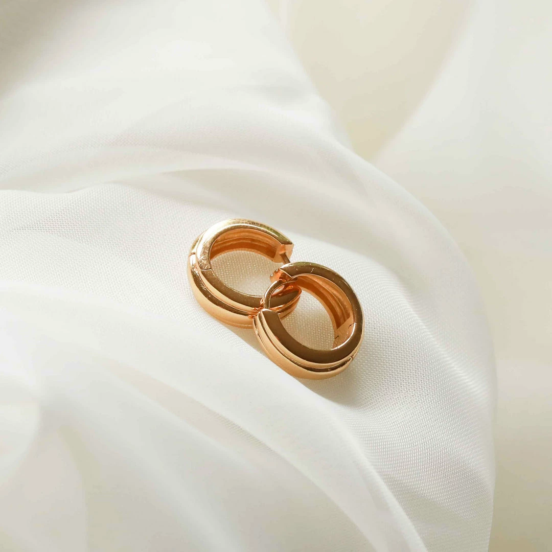 Astrid & Miyu Ripple Hoops In Gold Earrings 5 Astrid & Miyu Ripple Hoops In Gold Earrings