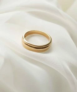 Astrid & Miyu Ripple Ring In Gold Sale