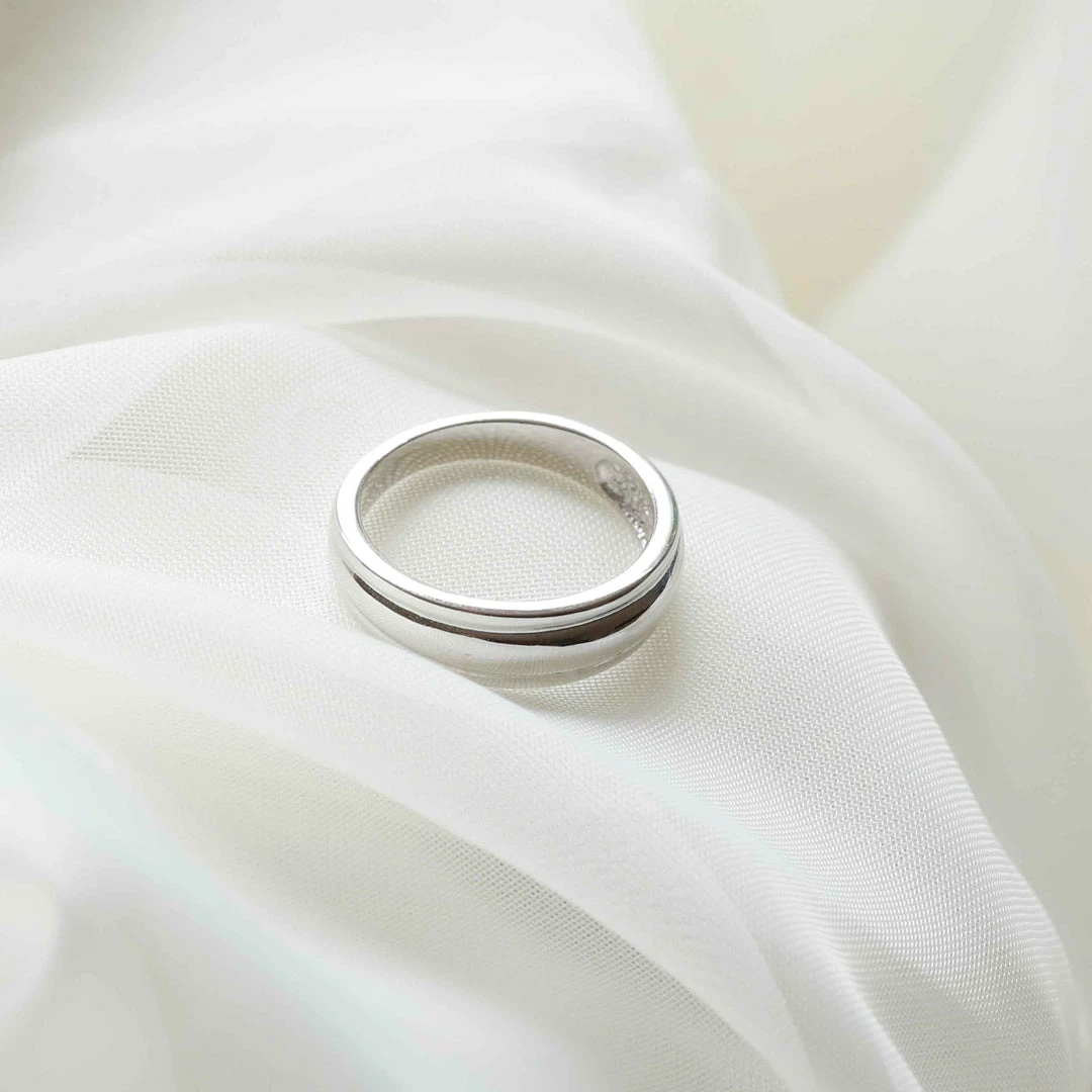 Astrid & Miyu Ripple Ring In Silver 5 Astrid & Miyu Ripple Ring In Silver