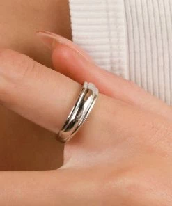 Astrid & Miyu Ripple Ring In Silver