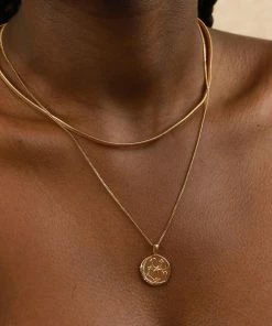 Astrid & Miyu Zodiac Necklaces Sagittarius Zodiac Pendant Necklace In Gold
