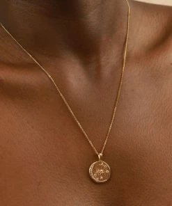 Astrid & Miyu Scorpio Zodiac Pendant Necklace In Gold