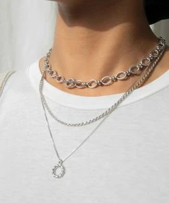Astrid & Miyu Textured Oval Link T-Bar Necklace In Silver Necklaces