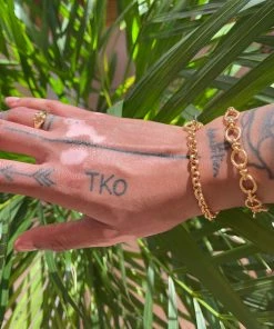 Astridandmiyu Wreath T-Bar Chunky Bracelet In Gold