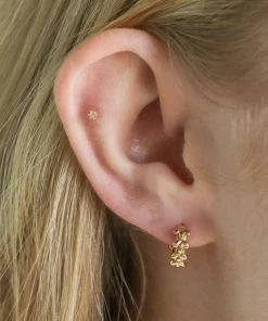 Astridandmiyu Flora Tiny Barbell In Gold